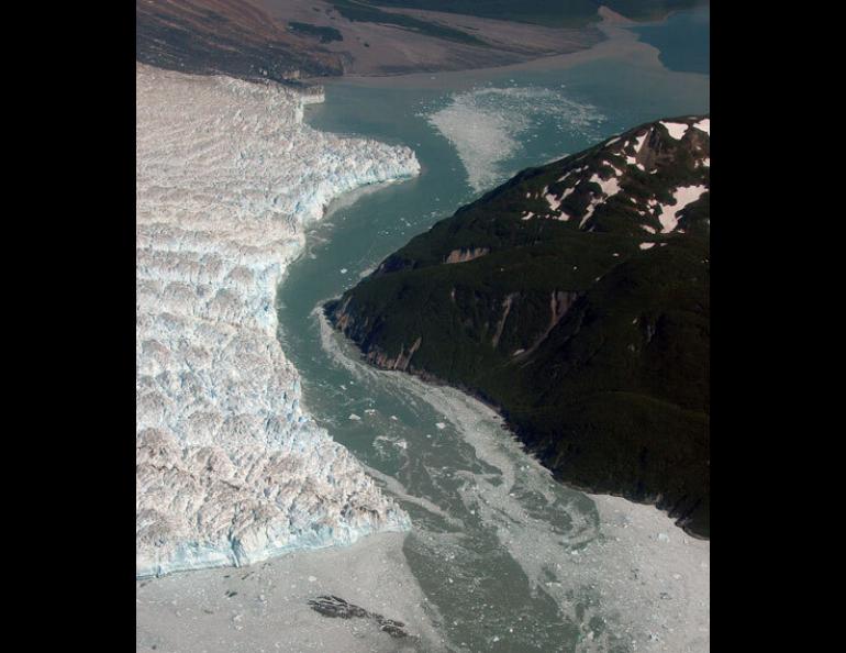 Hubbard Glacier, one of the few growing glaciers in Alaska, advances toward Gilbert Point north of Yakutat in summer 2009. Photo by Bruce Molnia, USGS. 