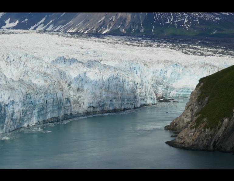 The gap between Hubbard Glacier and Gilbert Point on May 29, 2019. When Hubbard advanced into Gilbert Point in 1986 and 2002, Russell Fiord was cut off from the ocean. Photo by former Geophysical Institute researcher Jim Rogers.