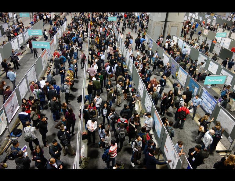 Some of the 28,000 scientists at the 2018 Fall Meeting of the American Geophysical Union in Washington, D.C. Photo by Ned Rozell.