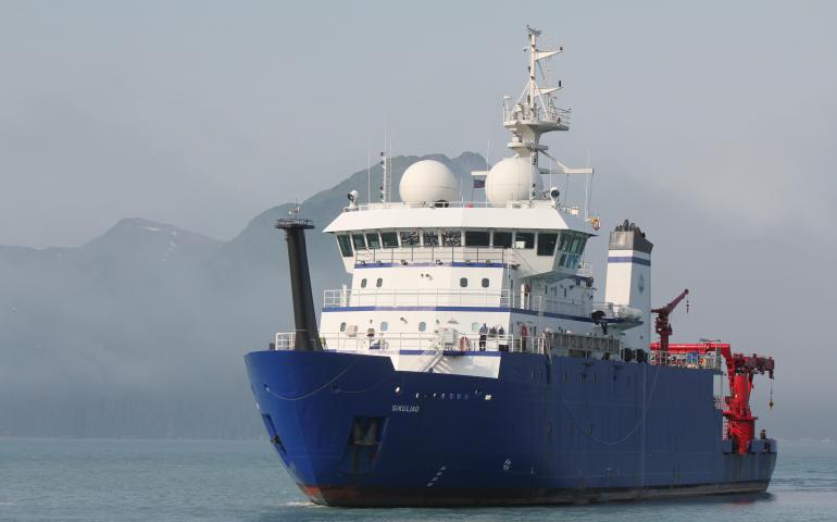 The research vessel Sikuliaq sails in Alaska’s Resurrection Bay in July 2020. The ship is homeported in Seward. The University of Alaska Fairbanks College of Fisheries and Ocean Sciences operates the Sikuliaq. The National Science Foundation owns the ship. Photo by Sarah Spanos