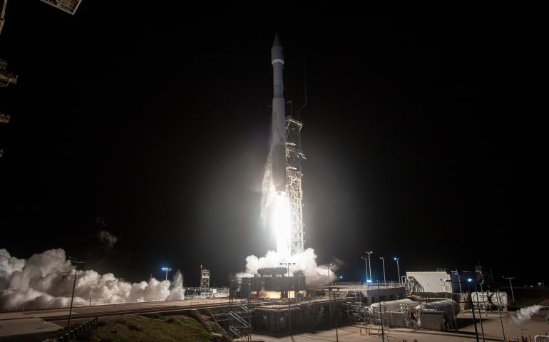 A United Launch Alliance Atlas V rocket carrying the Joint Polar Satellite System civilian polar-orbiting weather satellite for the National Oceanic and Atmospheric Administration lifts off from Vandenberg Space Force Base in California on Nov. 10, 2022. Photo by United Launch Alliance
