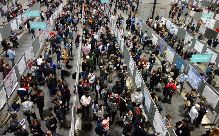 Some of the 28,000 scientists at the 2018 Fall Meeting of the American Geophysical Union in Washington, D.C. Photo by Ned Rozell.