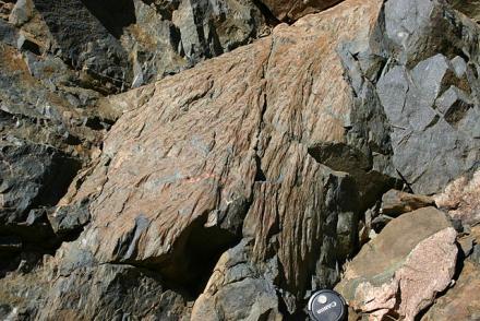  Shatter cones in the Santa Fe impact structure near Santa Fe, N.M. Photo by Ian Kluft