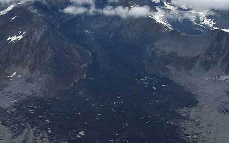  The collapse of a portion of Mount Steller may have been caused by mysterious water flow through snow and ice high on the 10,000-foot peak. Ruedi Homberger photo, courtesy of Ultima Thule Lodge. 