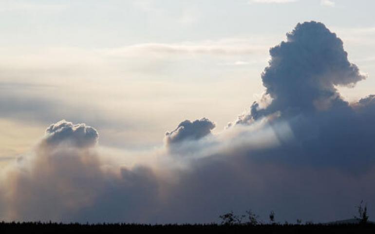 Smoke from fires on the Tanana River flats, summer 2009. Photo by Ned Rozell. 