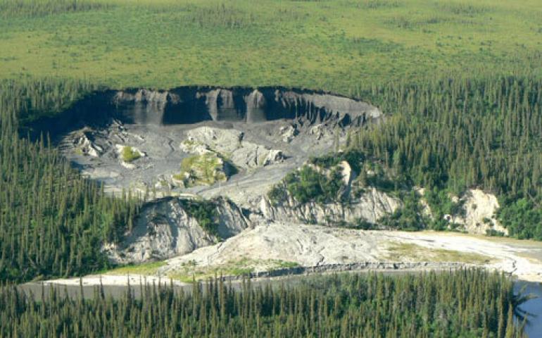  The Selawik Slump in summer 2009. Photo by Ben Crosby. 