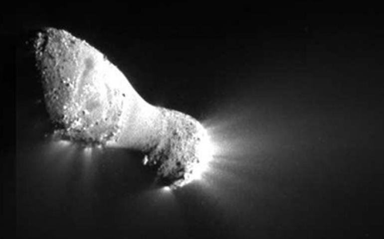  An image of comet Hartley 2 from NASA’s EPOXI mission. 
