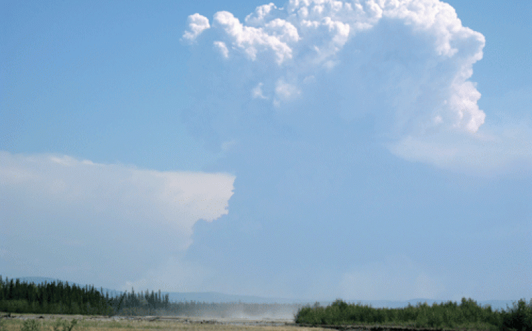The plume from a 19,000-acre fire near Volkmar Lake in Interior Alaska on May 29, 2011. Photo by Ned Rozell.