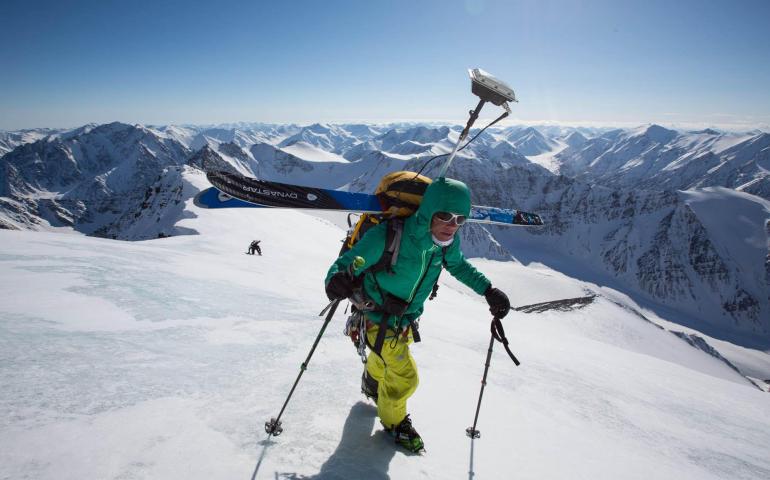 Kit Deslauriers, the only person to climb and ski down the tallest mountains on seven continents, ascends the highest peak in the Brooks Range, Mount Isto, in 2014. Photo by Andy Bardon.